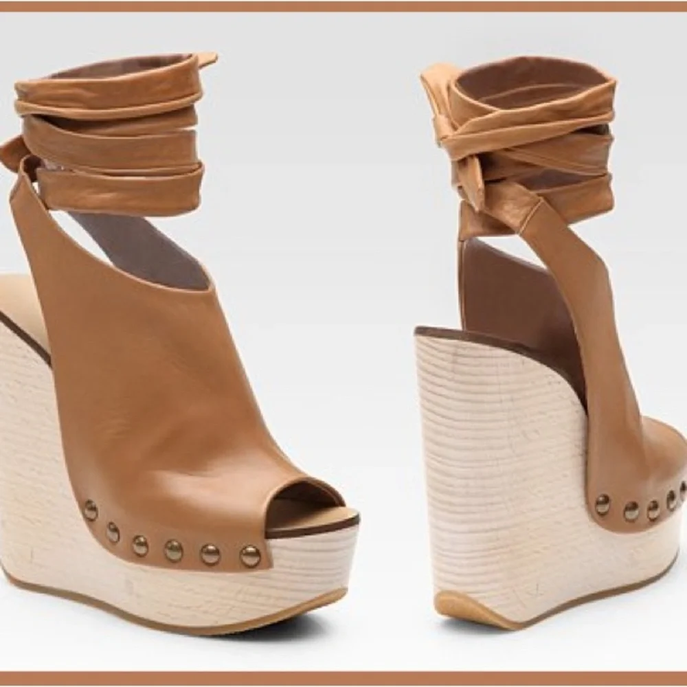 Chloe Tan Leather Ankle-Tie Platform Wedges